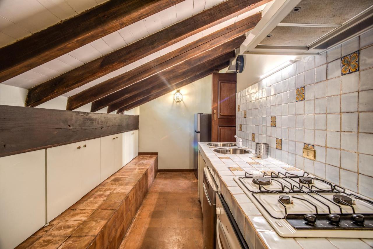 Sant'eligio Attic With Exclusive Terrace Campo Di Fiori Apartment Rom