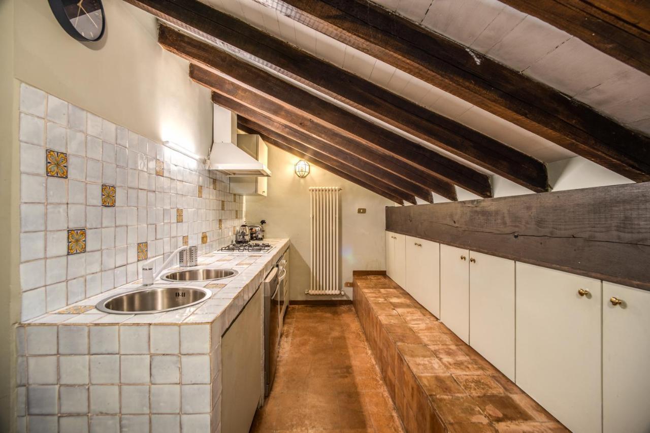 Sant'eligio Attic With Exclusive Terrace Campo Di Fiori Apartment Rom